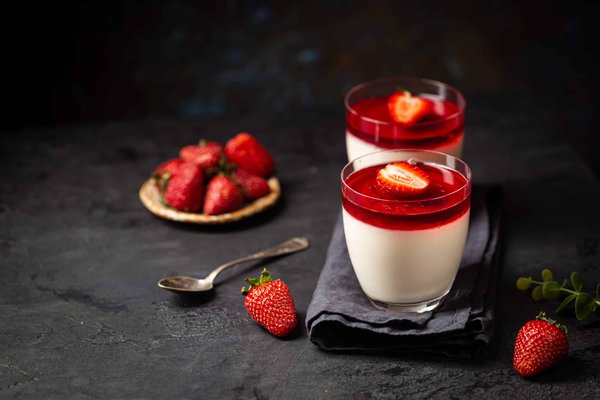 Can You Create a Gourmet Espresso Pots de Crème with Whipped Cream?