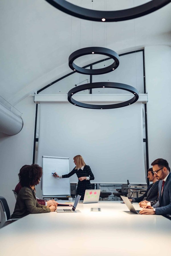 How Are Digital Nomads Impacting the Co-working Spaces in the UK?